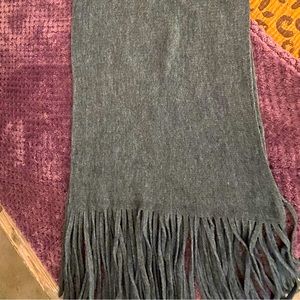 🩶NWT! 🩶Lucky Brand Los Angeles Grey Scarf